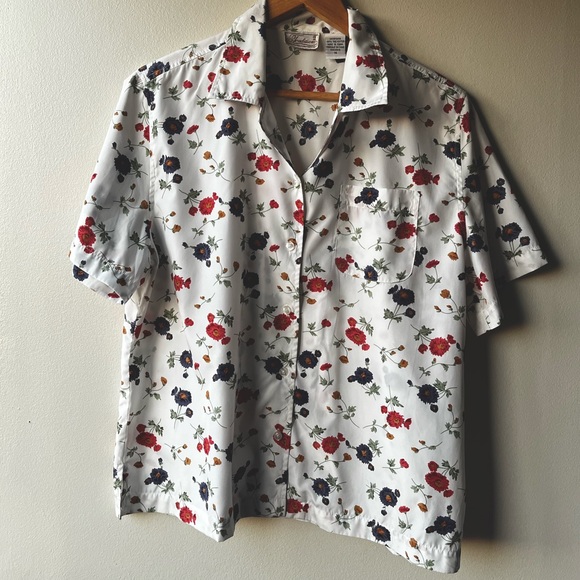Adorable flower print TShirt Buttondown Blouse - Picture 1 of 6